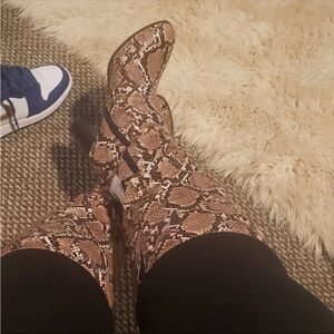 Snakeskin Pattern Women's Boots
